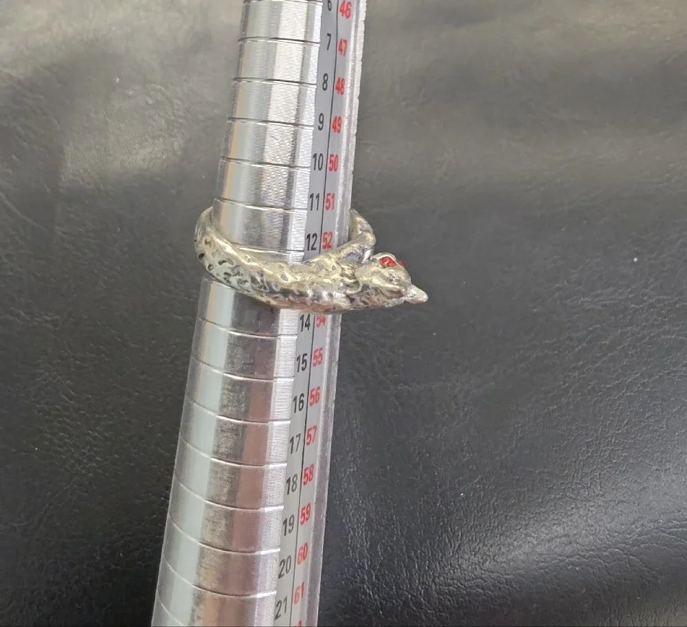 Silver-tone Cat Ring with Red Eyes